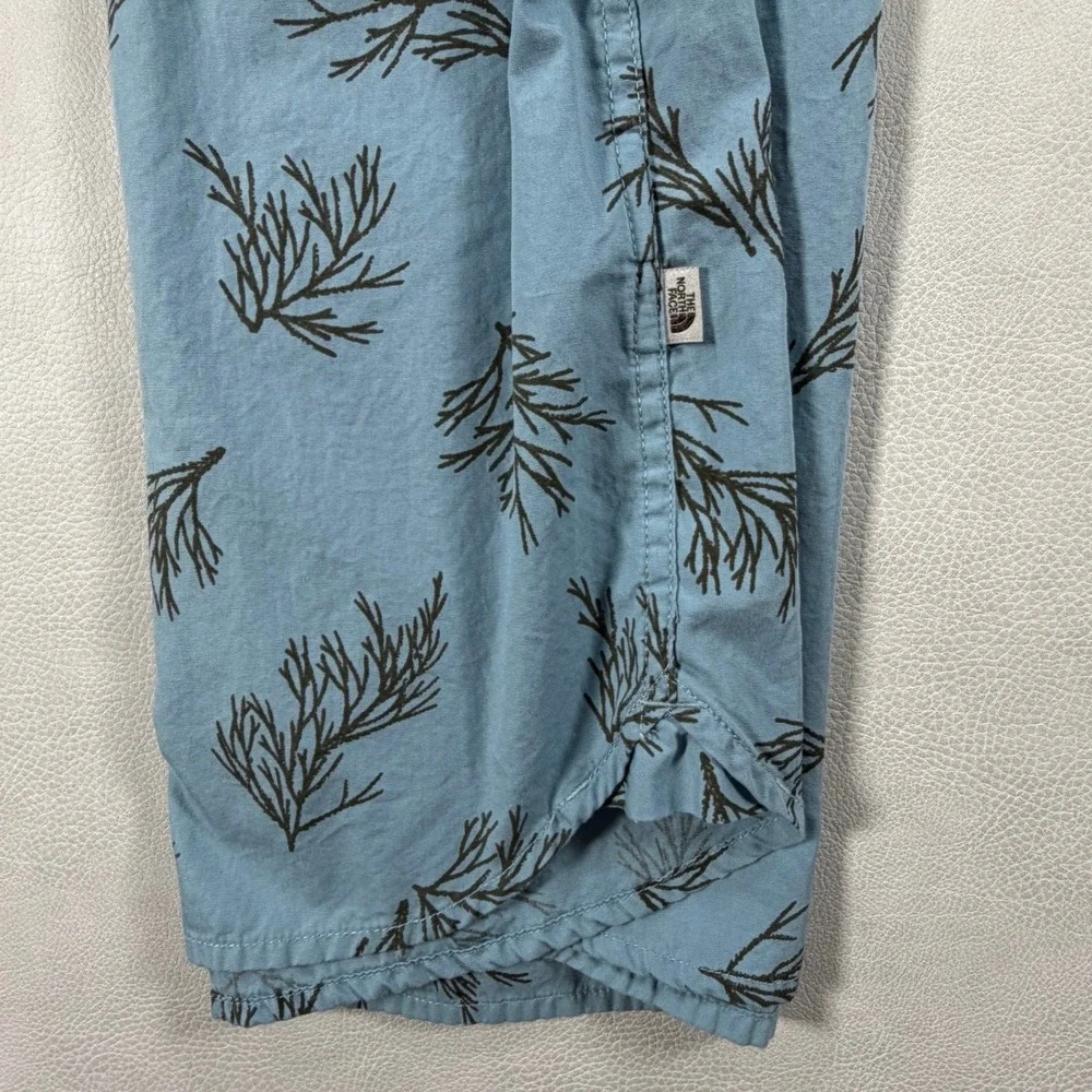 The North Face Mens Medium Blue Seaweed Print Cotton Short Sleeve Button Shirt